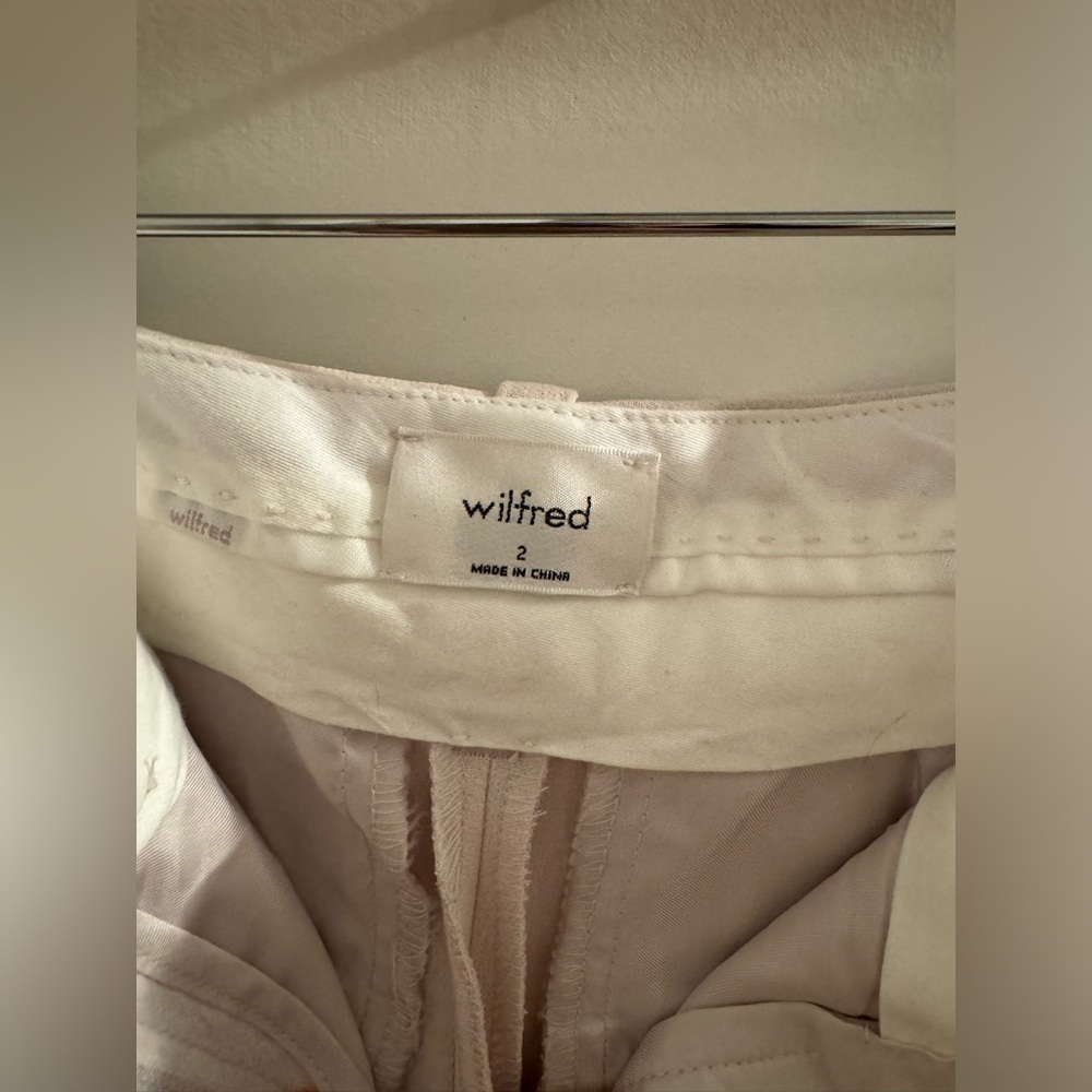ARITZIA SHORT - Picture 3 of 3